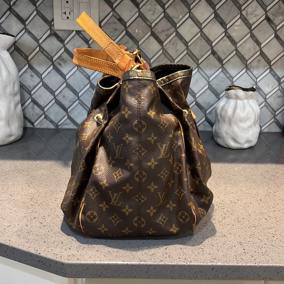 Louis Vuitton purse - Picture 3 of 11